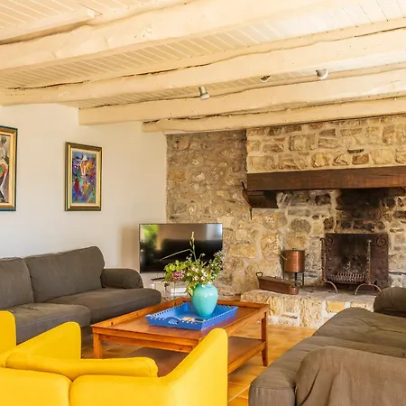 Morgat, Maison Familiale, A Pied